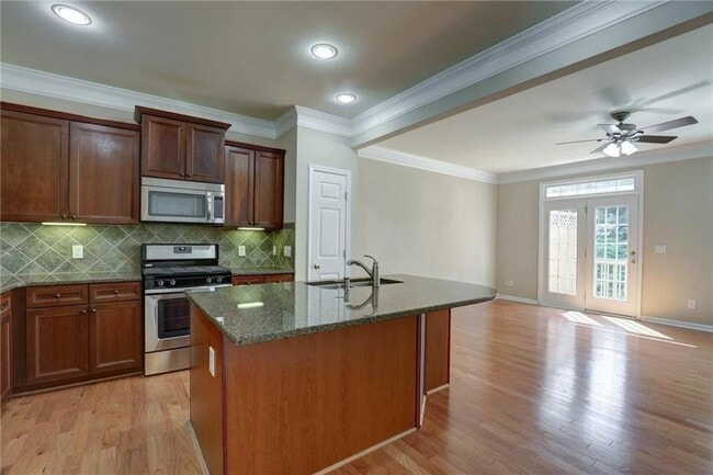 Building Photo - 11030 Brunson Dr