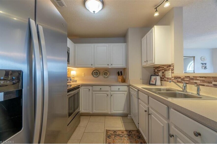 Building Photo - 4320 Cedarcroft Ct