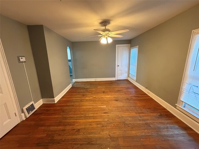 Building Photo - 190 Hawley St