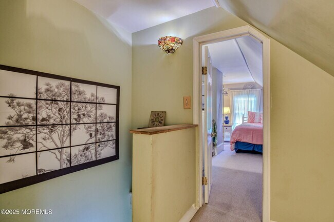 Building Photo - 19 Webb Ave