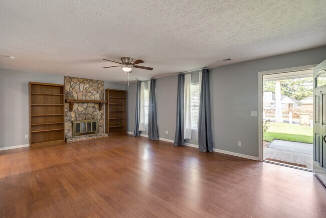 Building Photo - 949 Piercefield Dr