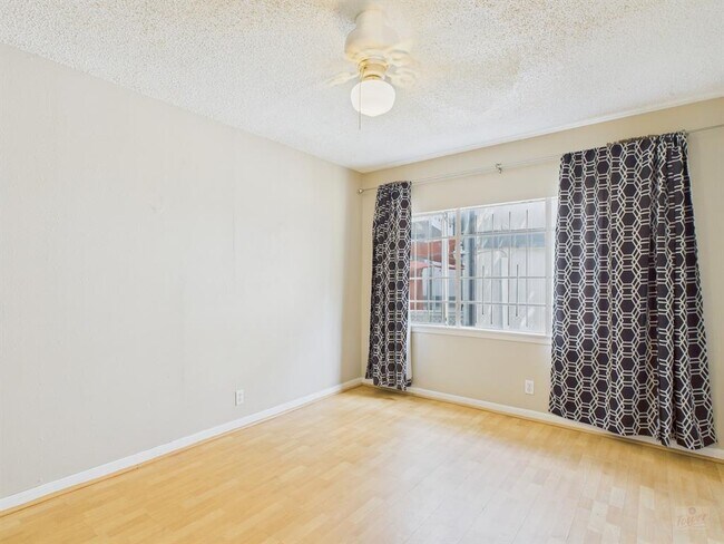 Building Photo - 2408 Longview St