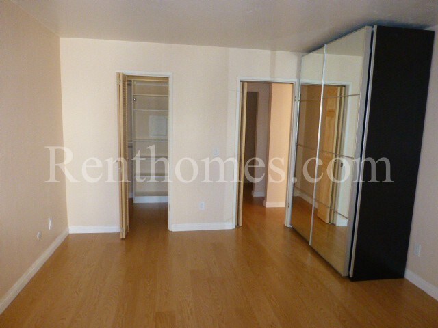 Building Photo - 8308 Regents Rd