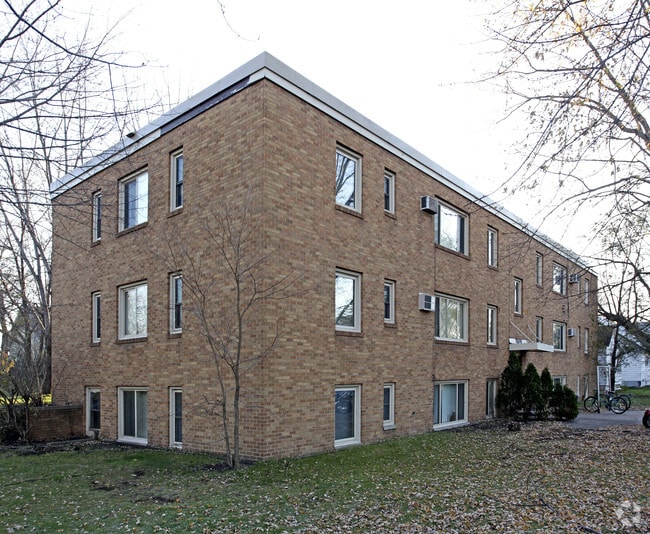 Building Photo - 525 7th Ave N