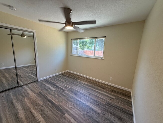 Building Photo - Charming Home In Central Fairfield