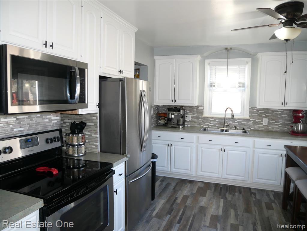 Building Photo - 2881 Ellwood Ave