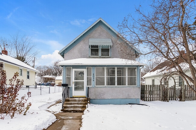 Building Photo - 4042 Clinton Ave