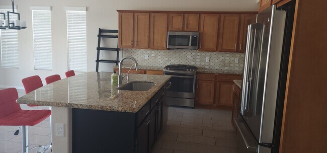 Building Photo - 3350 Big Sky Dr
