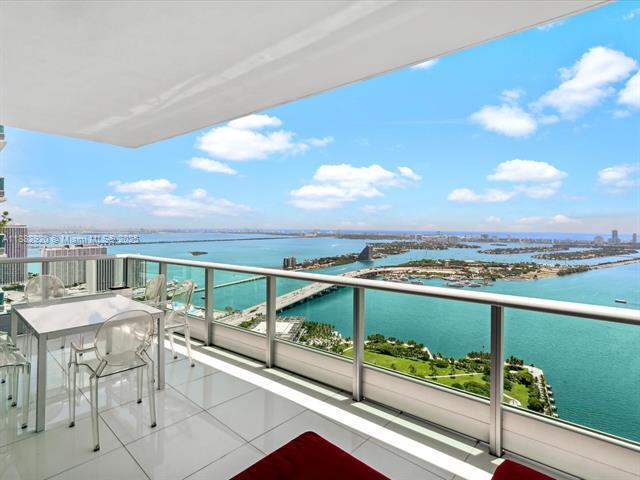 Building Photo - 900 Biscayne
