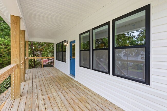 Building Photo - Custom Home in Seagate | 4 Bedrooms • 3 Bathrooms • Minutes to Wrightsville Beach