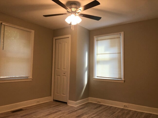 Building Photo - MOVE-IN READY!