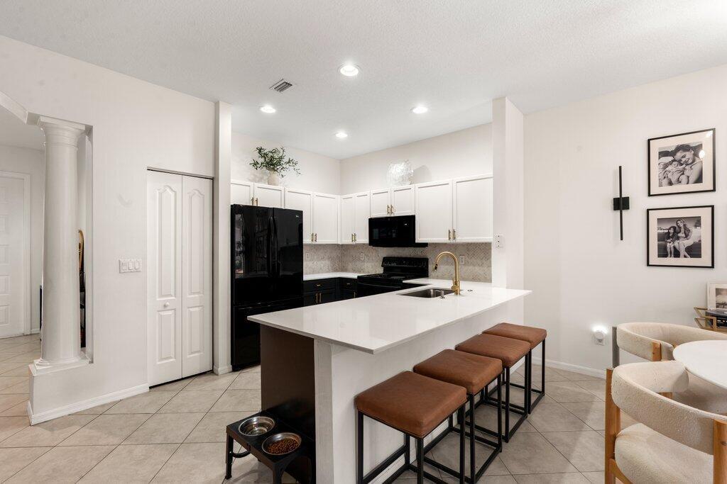 Building Photo - 453 Rainbow Springs Ter