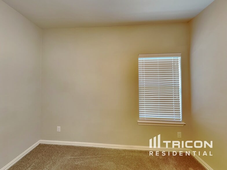 Building Photo - 604 Jennie Marie Cir