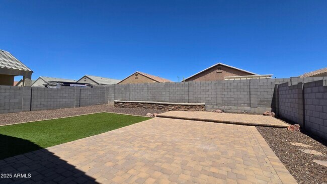 Building Photo - 23832 W Magnolia Dr