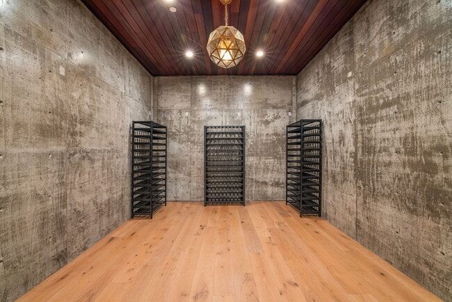 Building Photo - 9022 Monte Mar Dr