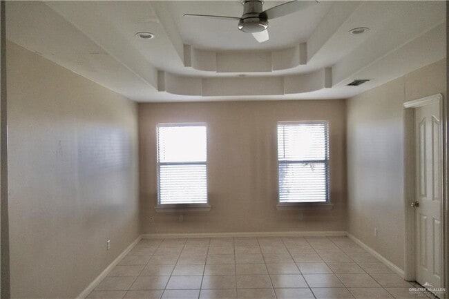 Building Photo - 33 Santa Teresa St