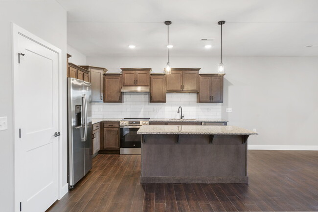 Building Photo - 5955 S Farm Rd 163