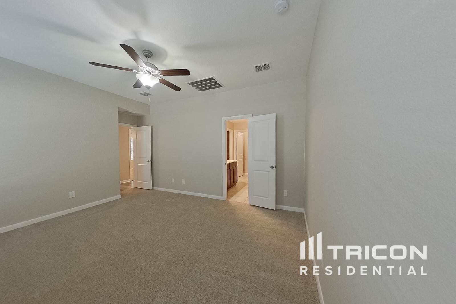Building Photo - 1214 Cres View Dr
