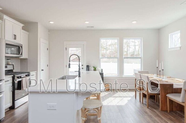 Building Photo - 1069 Millison Pl