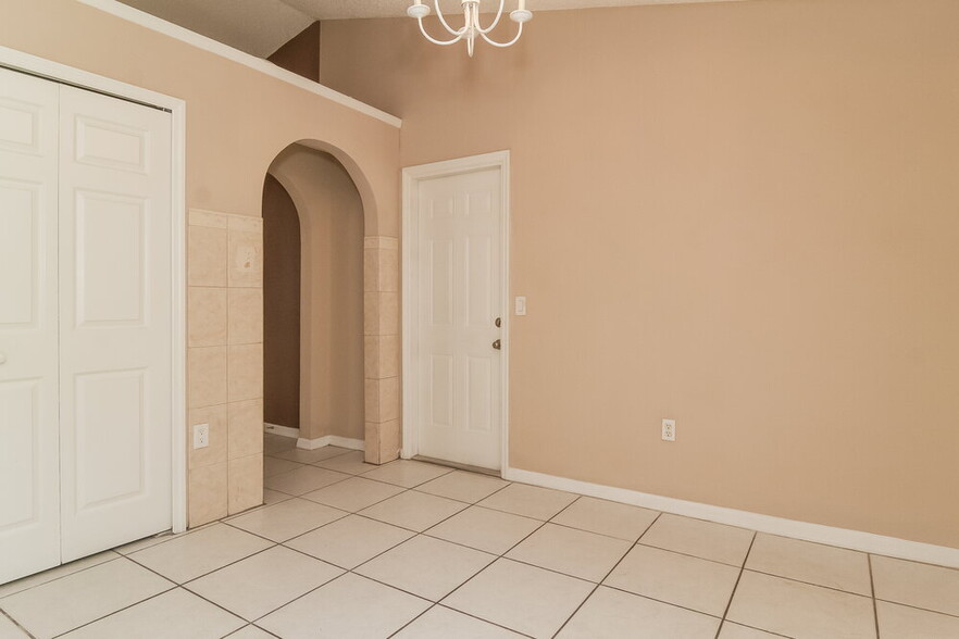 Building Photo - 160 Gleason Cove