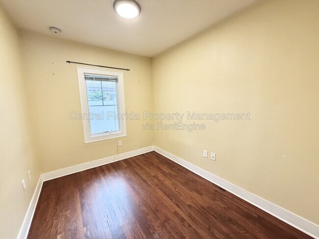 Building Photo - 2223 Amherst Ave
