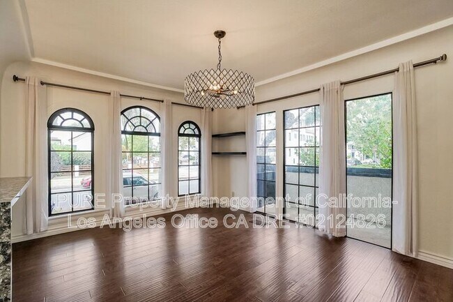 Building Photo - 5049 Pickford St
