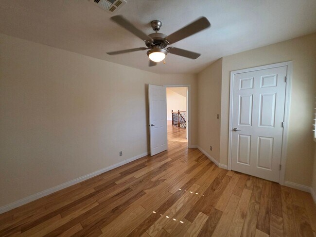 Building Photo - Spacious Home in the Heart of Green Valley