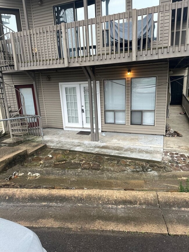 Building Photo - Completely Remodeled 2 Bedroom, 2 Bathroom ground floor Condo in Heber Springs