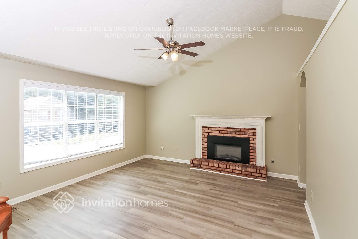 Building Photo - 3920 Garrett Springs Dr