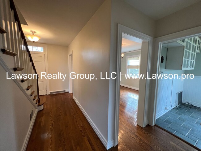 Building Photo - Charming Brick Colonial in South Roanoke