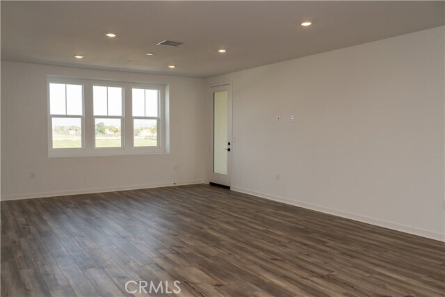 Building Photo - 6136 Valentina Wy