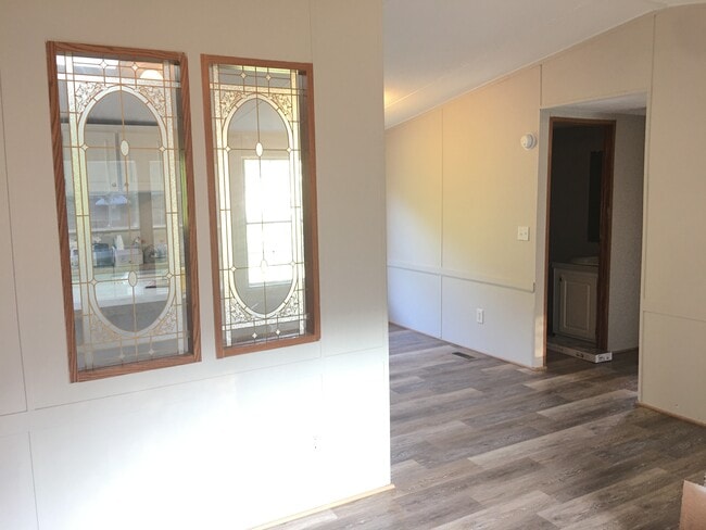 Building Photo - 476 Sharp St