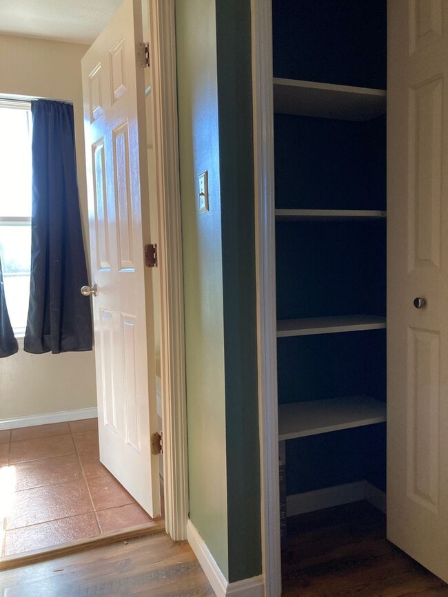 Building Photo - **Backyard offers Country Setting in City Limits**