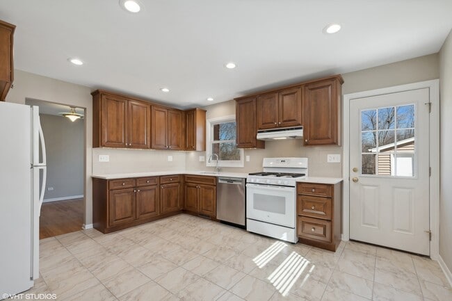 Building Photo - 1329 Ridgewood Dr