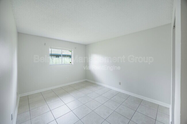 Building Photo - 605 Northlake Blvd
