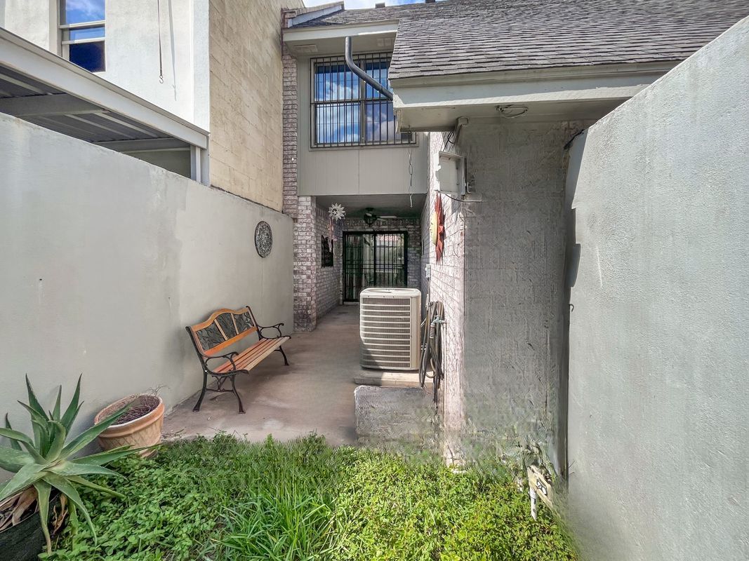 Building Photo - 3113 S Casa Linda St