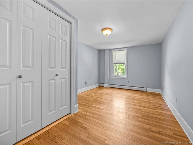 Building Photo - 440 Taylor Hill Rd