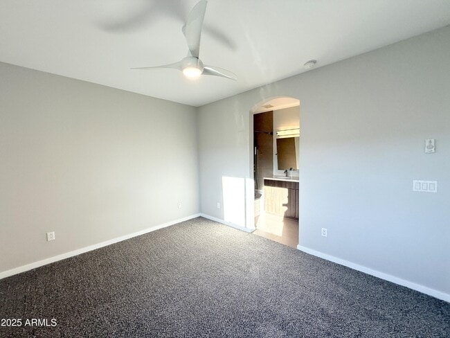 Building Photo - 7847 N 20th Glen