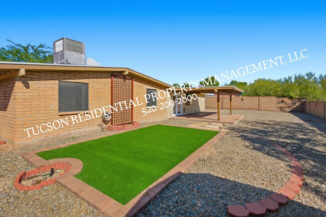 Building Photo - 9712 E Nicaragua Pl