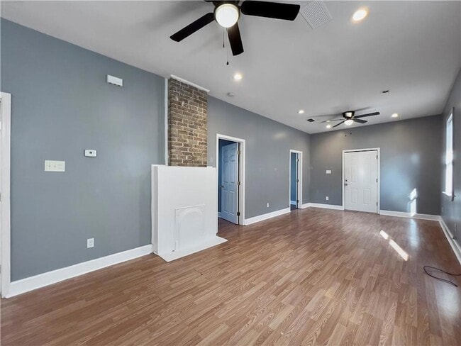 Building Photo - 1824 Allen St