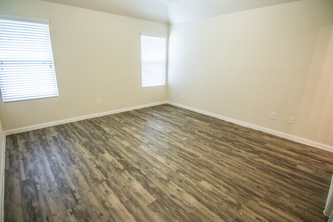 Building Photo - Evergreen Villas - 13147 Italian Cypress T...