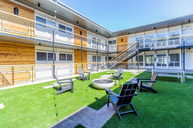 Building Photo - Century at Sugar House