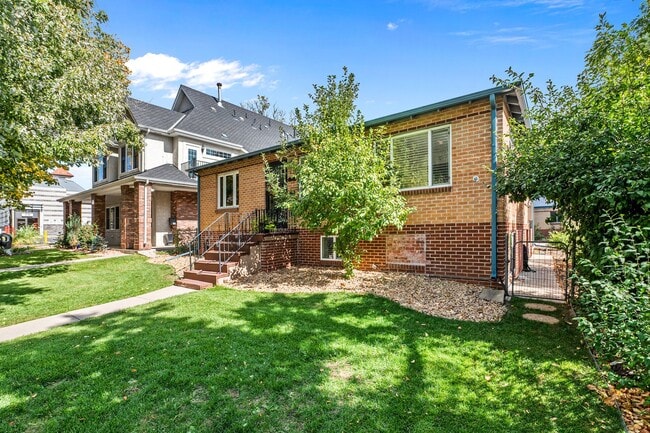 Building Photo - 44 Monroe St