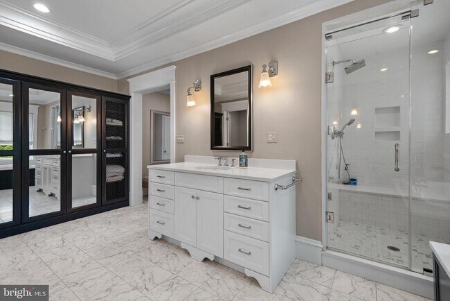 Building Photo - 5600 Brite Dr