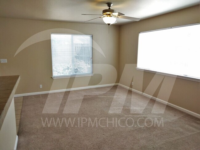 Building Photo - 583 Morgan Dr