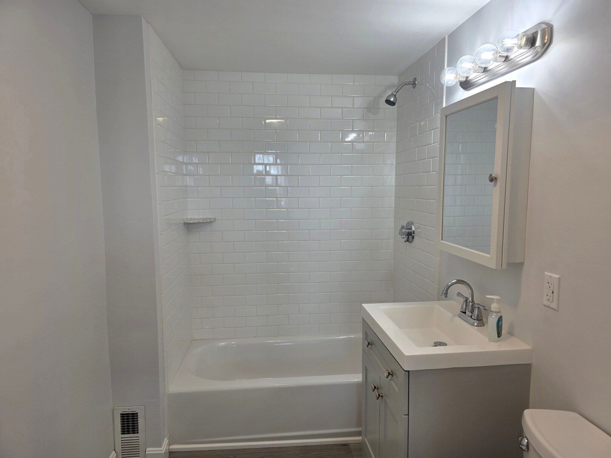 Building Photo - 503 South St