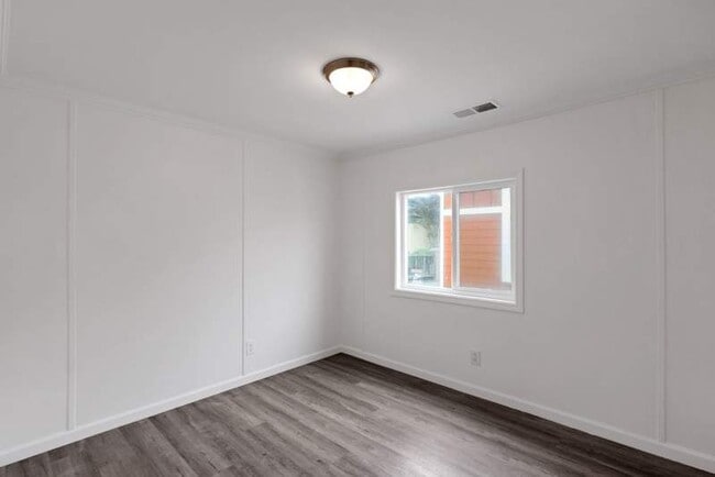 Building Photo - 149 1st Ave