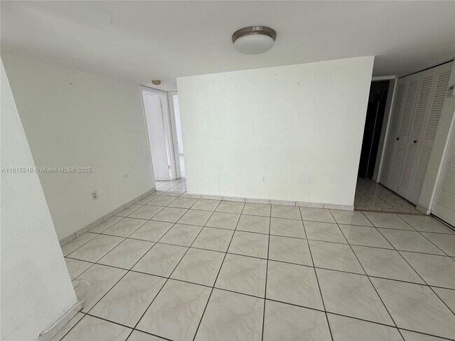 Building Photo - 750 NW 43rd Ave