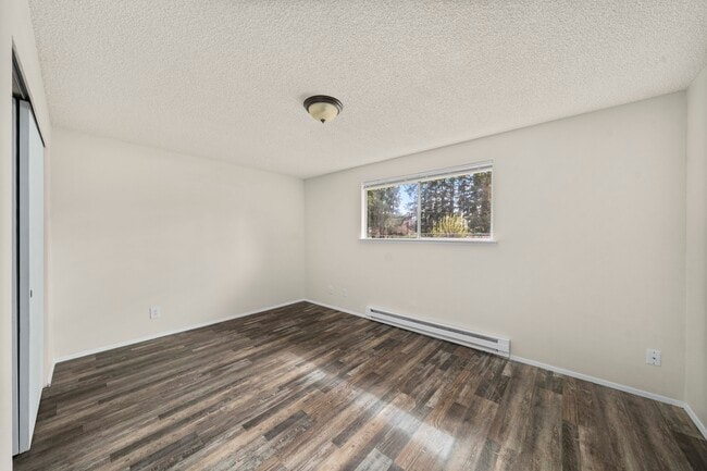 Building Photo - 521 159th St E