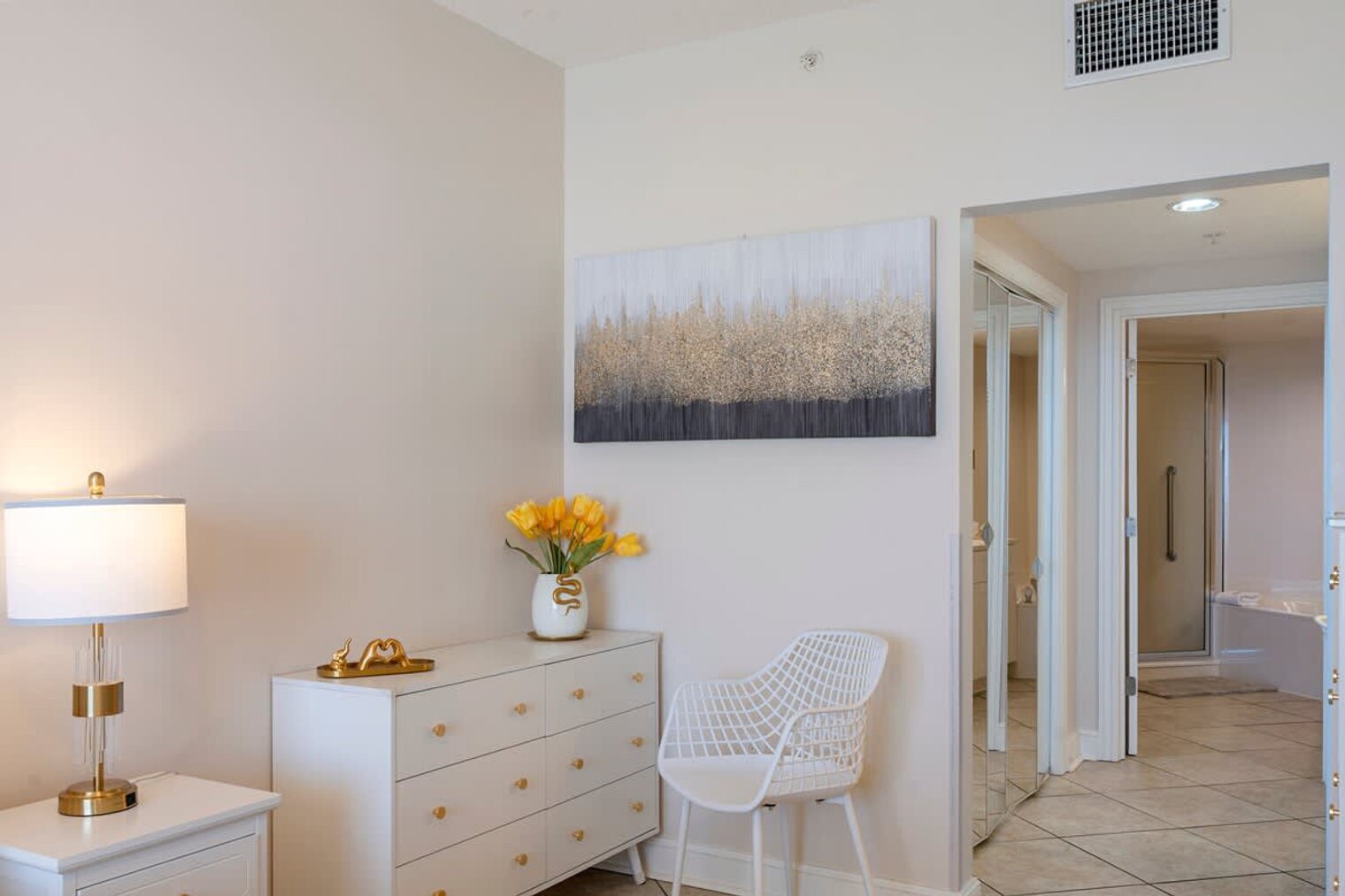 Building Photo - 10811 Front Beach Rd